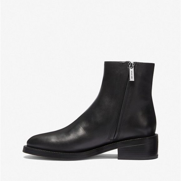 🎁 MICHAEL Michael Kors Women's Regan Leather Ankle Boot - Picture 4 of 11